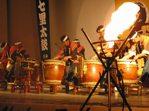 郷土芸能の東富士七里太鼓
